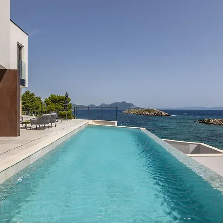 Mare Peljesac - Luxury Seafront Retreat With Infinity Pool Villa *
