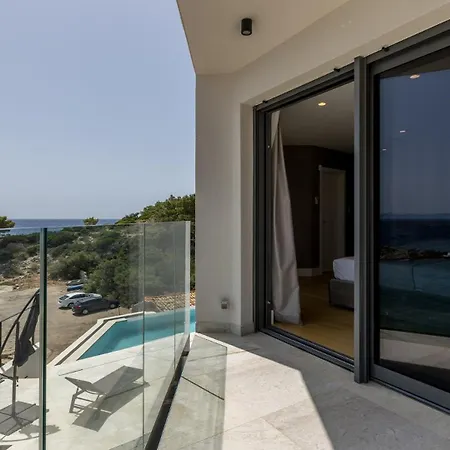 Mare Peljesac - Luxury Seafront Retreat With Infinity Pool *