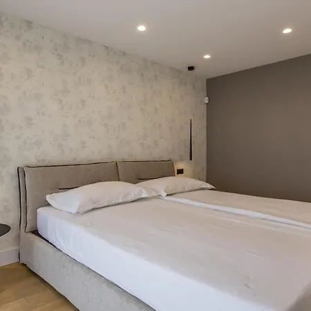 Mare Peljesac - Luxury Seafront Retreat With Infinity Pool Villa