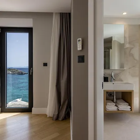 Mare Peljesac - Luxury Seafront Retreat With Infinity Pool Villa Pijavicino