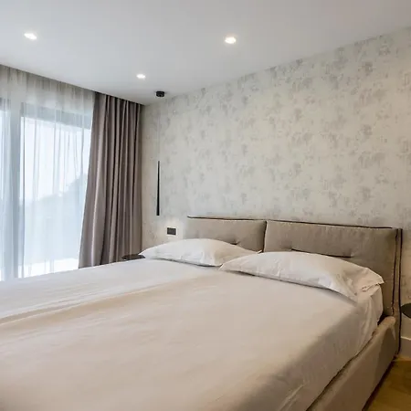 Mare Peljesac - Luxury Seafront Retreat With Infinity Pool *