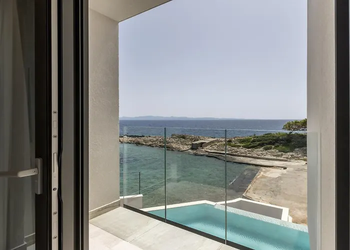 Mare Peljesac - Luxury Seafront Retreat With Infinity Pool Pijavicino