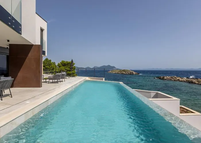 Mare Peljesac - Luxury Seafront Retreat With Infinity Pool Villa *