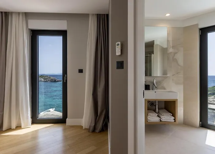 Mare Peljesac - Luxury Seafront Retreat With Infinity Pool Villa Pijavicino