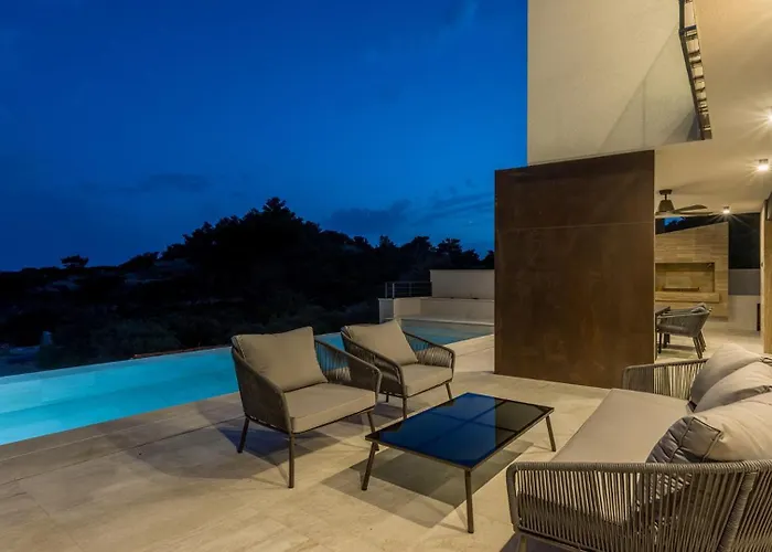 Mare Peljesac - Luxury Seafront Retreat With Infinity Pool Villa *