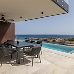 Mare Peljesac - Luxury Seafront Retreat With Infinity Pool Villa