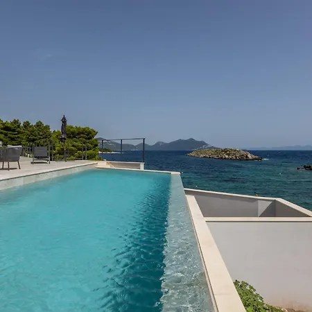 Mare Peljesac - Luxury Seafront Retreat With Infinity Pool Villa *