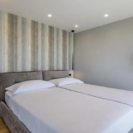 Mare Peljesac - Luxury Seafront Retreat With Infinity Pool Villa *