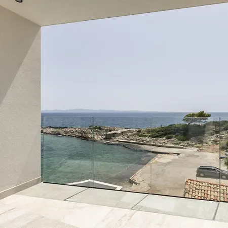 Villa Mare Peljesac - Luxury Seafront Retreat With Infinity Pool Pijavicino